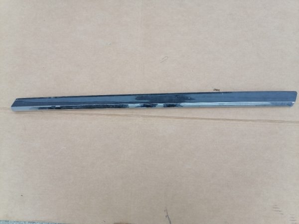 Bandou cromat usa dreapta fata VW Passat B8 3G0854940D 3G0 854 940 D - Dezmembrari Auto