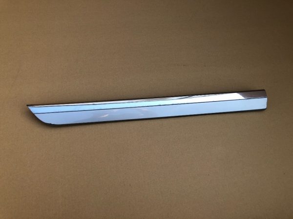 Bandou cromat usa dreapta spate VW Passat B8 limuzina 3G0854950D 3G0 854 950 D - Dezmembrari Auto
