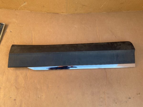 Bandou usa dreapta fata VW Tiguan 2017 5NA854940E 5NA 854 940 E 5NA854940F 5NA 854 940 F - Dezmembrari Auto