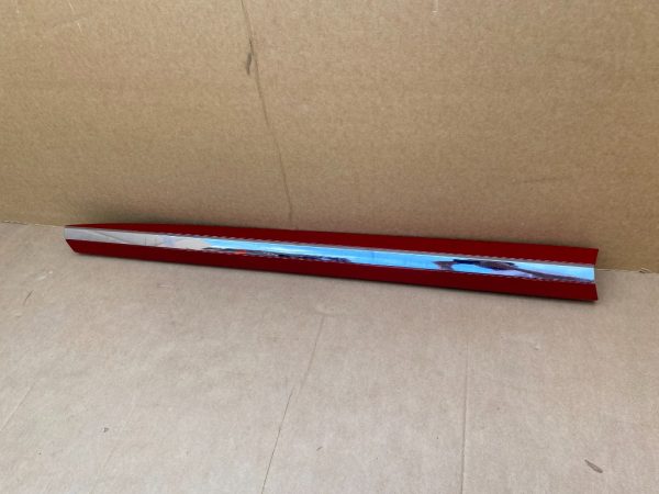 Bandou usa stanga fata VW Arteon 3G8854879 3G8 854 879 - Dezmembrari Auto