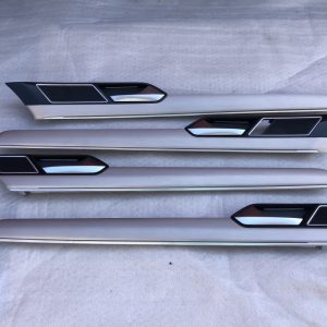 Bandouri usi cu lumini ambientale VW Passat B8 trimuri - Dezmembrari Auto