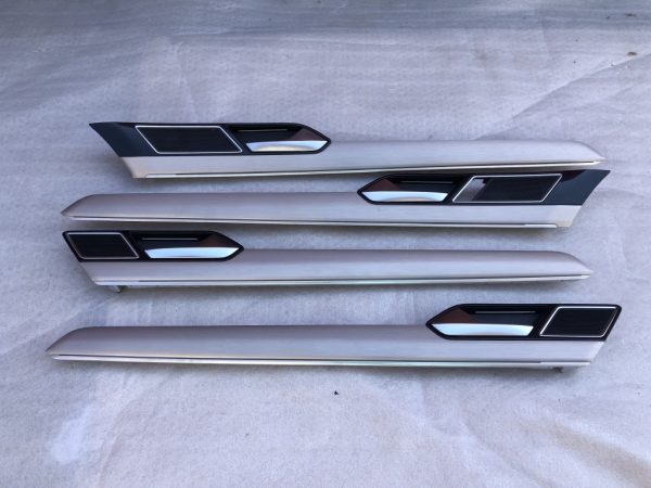 Bandouri usi cu lumini ambientale VW Passat B8 trimuri - Dezmembrari Auto