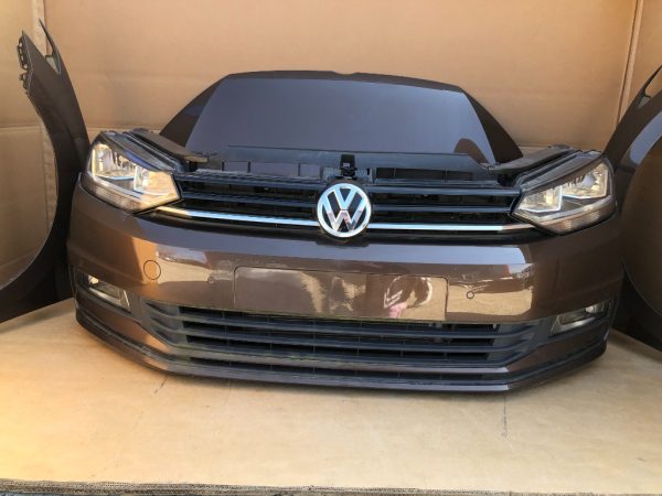 Bara fata completa cu proiectoare si 4 senzori parcare VW Touran 2017 LD8X maro - Dezmembrari Auto