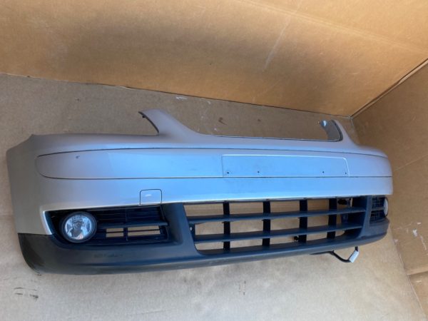 Bara fata completa cu proiectoare VW Caddy life din 2009 culoare gri-argintiu LA7W - Dezmembrari Auto