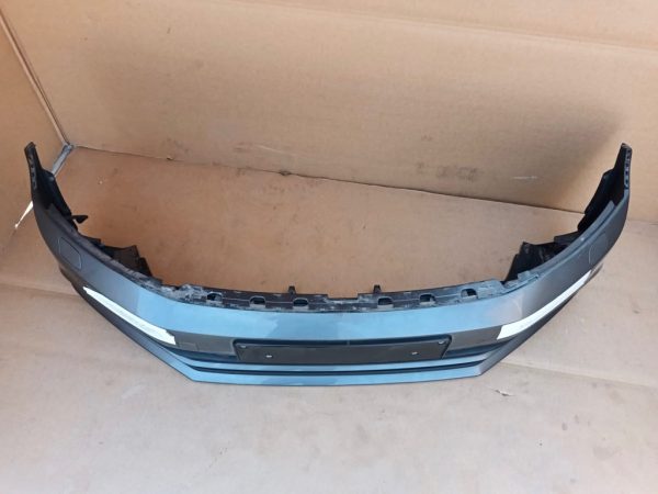 Bara fata completa VW JETTA MK6 Cu 4 senzori parcare proiectoare si spalatoare faruri - Dezmembrari Auto - imagine 2