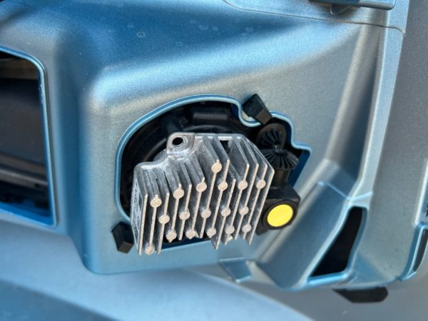 Bara fata cu grila radiator senzori parcare proiectoare daylight Ford Tourneo Connect din 2023 2024 - Dezmembrari Auto - imagine 5