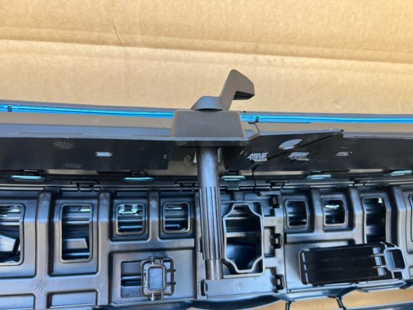 Bara fata cu grila radiator senzori parcare proiectoare daylight Ford Tourneo Connect din 2023 2024 - Dezmembrari Auto - imagine 7