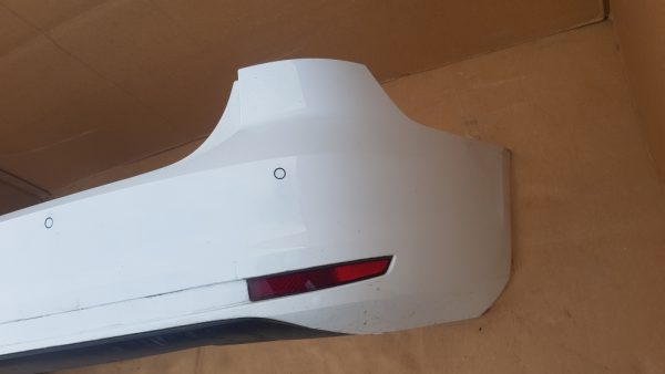 Bara spate completa cu 4 senzori parcare VW Jetta 2016 culoare alba LC9A - Dezmembrari Auto - imagine 4