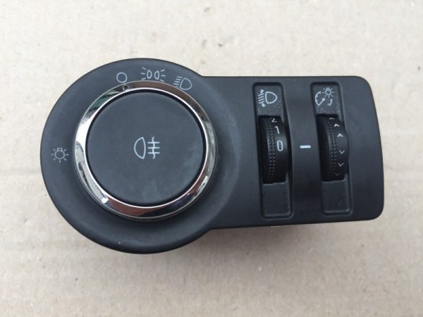 Bloc lumini Opel Astra J A13DTE 13268705 132 687 05 - Dezmembrari Auto
