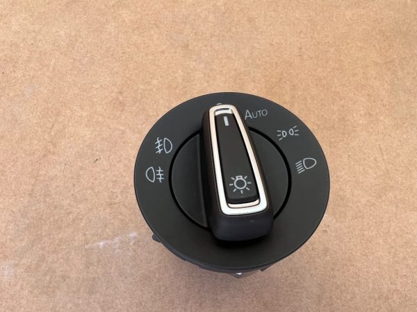 Bloc luminii VW Golf 7 cu auto si proiectoare la 0 km 5g0 941 431 bd 5g0941431bd - Dezmembrari Auto
