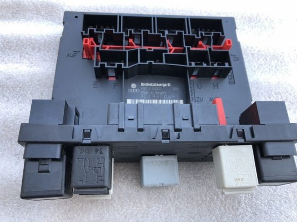 Bornetz sau calculator confort VW Golf plus 3C0937049E - Dezmembrari Auto