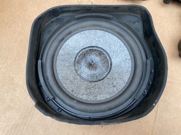 Boxa VW Touareg 7l 7E0035411A 7E0 035 411 A - Dezmembrari Auto
