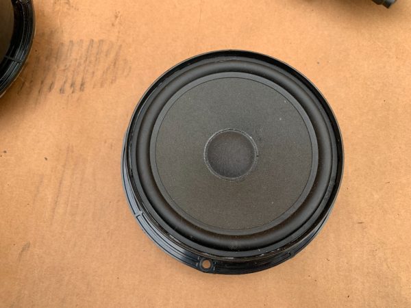 Boxa VW Transporter T6 2021 7E0035453L 7E0 035 453 L - Dezmembrari Auto
