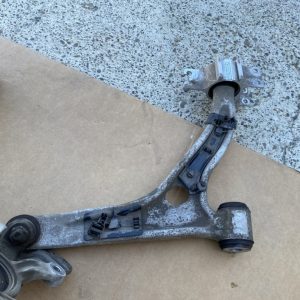 Brat bascula dreapta fata cu pivot Mercedes A class W176 din 2015 - Dezmembrari Auto