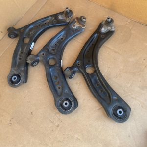 Brat dreapta fata cu pivot VW Golf 7 5Q0407152J 5Q0 407 152 J la 0 km - Dezmembrari Auto