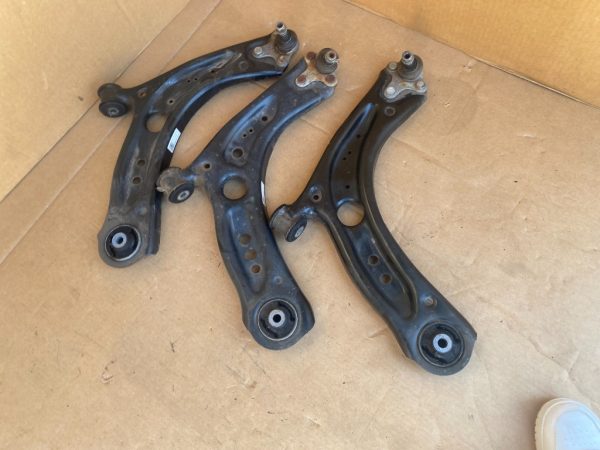 Brat dreapta fata cu pivot VW Golf 7 5Q0407152J 5Q0 407 152 J la 0 km - Dezmembrari Auto