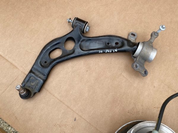 Brat stanga fata BMW X1 F48 2018 6879843 31126879843 la 0 km - Dezmembrari Auto