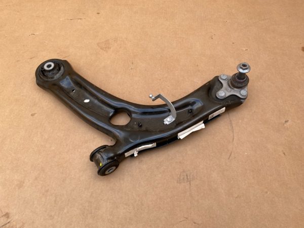 Brat stanga fata Seat Ateca Cupra 2023 3Q0407151P 3Q0 407 151 P la 0 km - Dezmembrari Auto