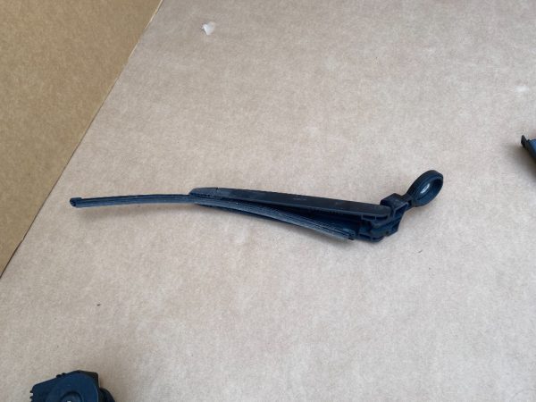 Brat stergator haion VW Touareg 7L 7L6955707 7L6 955 707 - Dezmembrari Auto