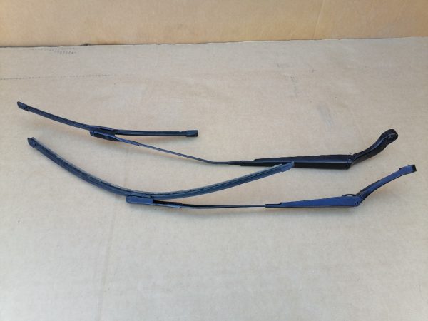Brate stergatoare Audi A3 8V 8V1955407 8V1955408 - Dezmembrari Auto