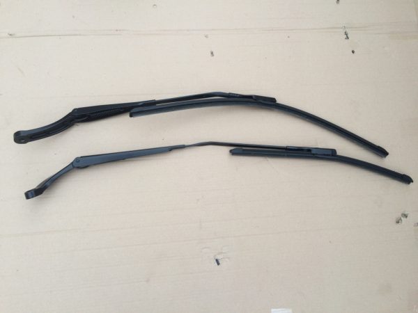 Brate stergatoare Audi A3 8V 8V1955408 8V1955407 - Dezmembrari Auto
