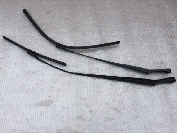 Brate stergatoare VW Sharan 2019 7N1 955 410 B 7N1955409B - Dezmembrari Auto