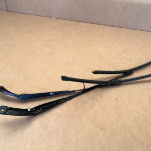 Brate stergator Audi A3 8V stanga dreapta 8V1955407 8V1955408 8V1 955 407 8V1 955 408 - Dezmembrari Auto