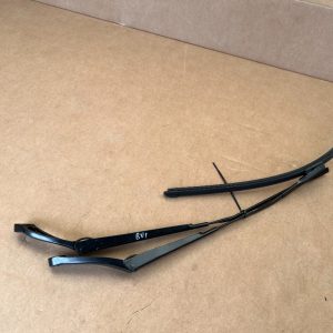 Brate stergator Audi A3 8V stanga dreapta 8V1955407 8V1955408B 8V1 955 407 8V1 955 408 B - Dezmembrari Auto