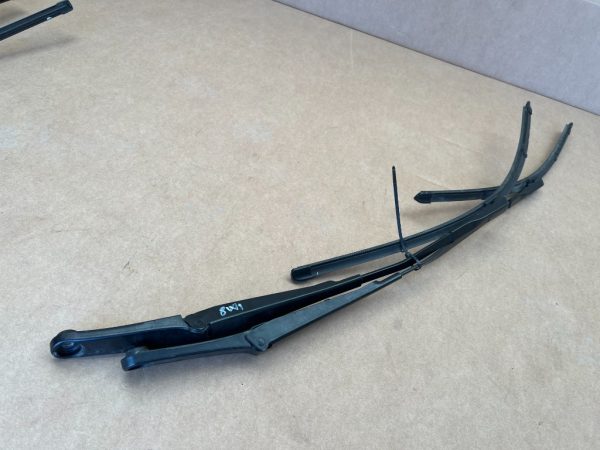 Brate stergator stanga dreapta Audi A5 F5 din 2018 8W1955407 8W1955408 - Dezmembrari Auto