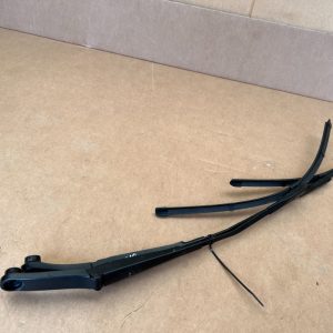 Brate stergator Audi Q2 stanga dreapta 81B955407 81B955408 81B 955 407 81B 955 408 - Dezmembrari Auto