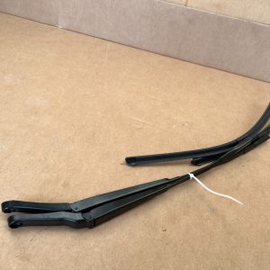 Brate stergator Audi Q5 FY stanga dreapta 80B955407 80B955408 80B 955 407 80B 955 408 - Dezmembrari Auto
