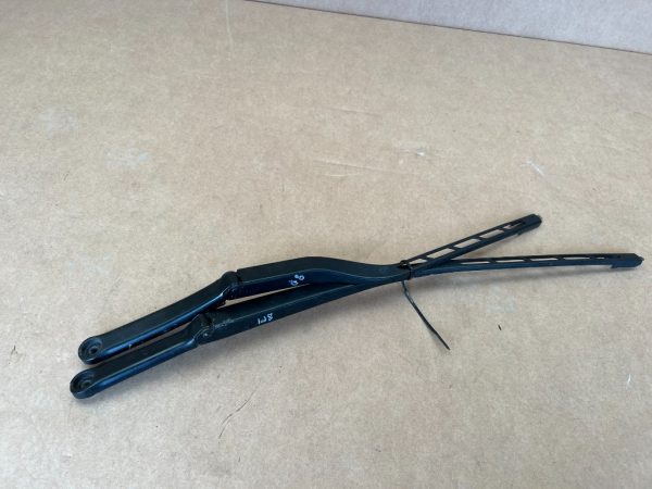 Brate stergator stanga dreapta Audi A3 8p 8P1955407A 8P1955408A 8P1 955 407 A 8P1 955 408 A - Dezmembrari Auto