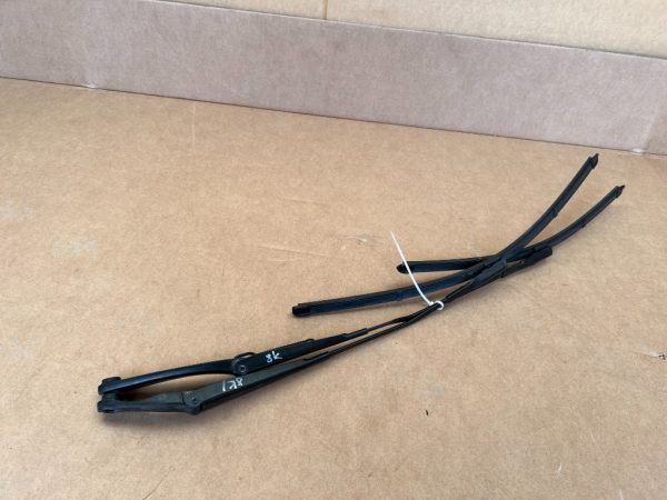 Brate stergator stanga dreapta Audi A4 B8 8K1955407 8K1955408 8K1 955 407 8K1 955 408 - Dezmembrari Auto