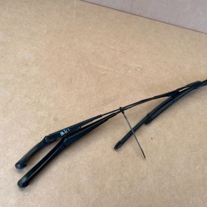 Brate stergator stanga dreapta Audi A4 B8 8K1955407 8K1955408 8K1 955 407 8K1 955 408 - Dezmembrari Auto