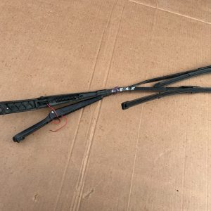 Brate stergator stanga dreapta Audi A6 C7 4G1955407B 4G1 955 407 B 4G1955408B 4G1 955 408 B - Dezmembrari Auto