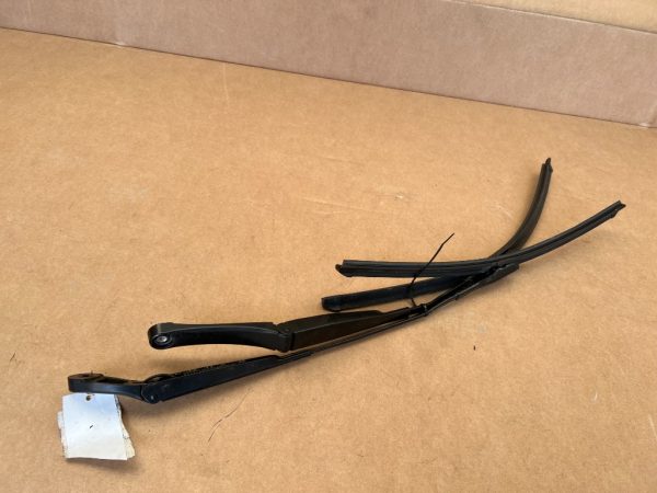 Brate stergator stanga dreapta Audi TT RS din 2017 8S1955407 8S1955408 8S1 955 407 8S1 955 408 - Dezmembrari Auto