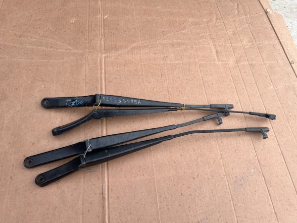 Brate stergator stanga dreapta Skoda Octavia 2 1Z1955409 1Z1 955 409 1Z1955410 1Z1 955 410 - Dezmembrari Auto