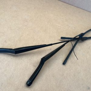 Brate stergator stanga dreapta VW Polo 6R 6R1955405A 6R1955406A - Dezmembrari Auto