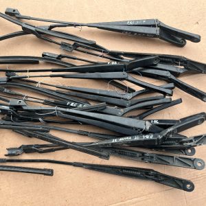 Brate stergator VW Passat B6 stanga dreapta 3C1955409B 3C1 955 409 B 3C1955410B 3C1 955 410 B - Dezmembrari Auto