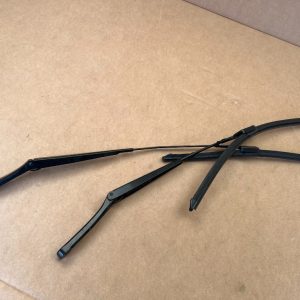 Brate stergator VW Scirocco 1K8955409 1K8955410 1K8 955 409 1K8 955 410 - Dezmembrari Auto