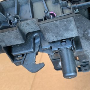 Broasca broaste trager capota VW Arteon - Dezmembrari Auto