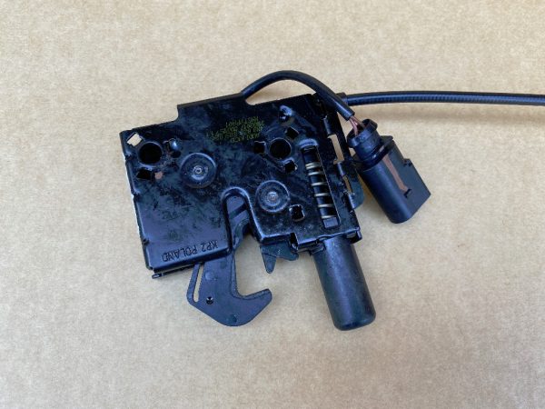Broasca capota Audi Q8 4M8 823 509 4M8823509 - Dezmembrari Auto