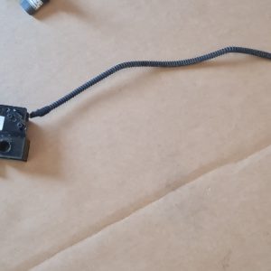Broasca capota fata VW Golf 7 5G1823509B 5G1 823 509 B - Dezmembrari Auto