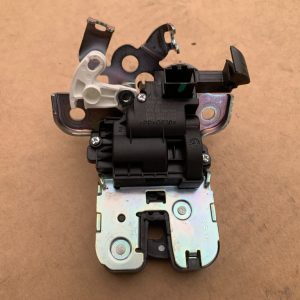 Broasca capota portbagaj Audi A3 8V sedan 8V0827505 8V0 827 505 - Dezmembrari Auto