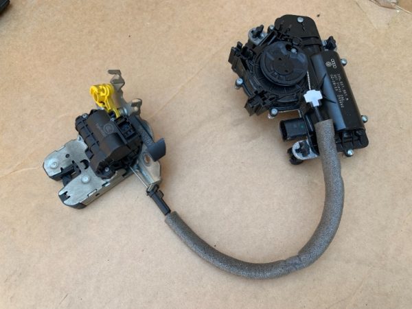 Broasca cu motoras haion electric Audi E-Tron 2021 4M0827505D 3V5827887B la 0 km - Dezmembrari Auto