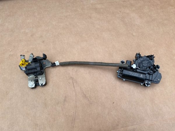 Broasca cu motoras haion electric Audi E-Tron 2021 4M0827505D 4M0 827 505 D 3V5827887B 3V5 827 887 B - Dezmembrari Auto