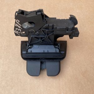 Broasca haion Audi A3 8P 8P4827505 8P4 827 505 - Dezmembrari Auto