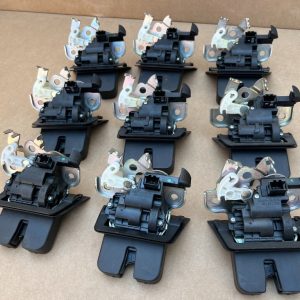 Broasca haion Audi Q3 Q5 A4 A5 A1 A3 Skoda Fabia 3 8R0827505 8R0 827 505 - Dezmembrari Auto