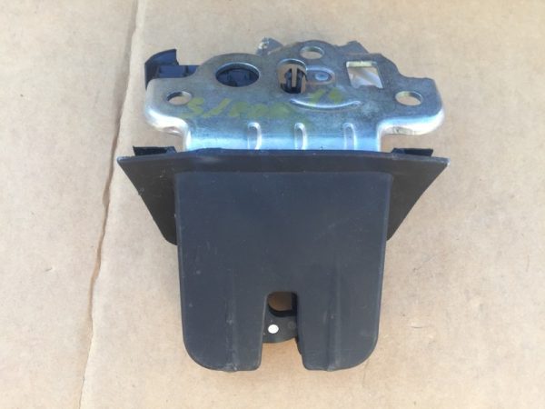 Broasca haion Seat Leon 2014 5F9 827 520 A 5F9827520A - Dezmembrari Auto