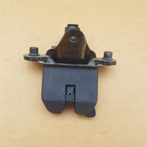 Broasca haion Skoda Octavia 2 hatchback 1Z5827501D 1Z5 827 501 D - Dezmembrari Auto